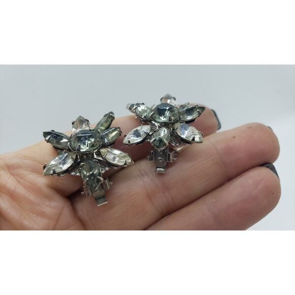 Vintage Earrings Rhinestone Smokey Topaz & Clear Flower 1950s Clip On - Picture 2 of 10